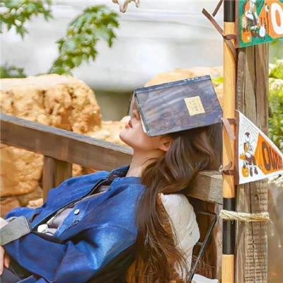 穿越当天，世子爷要以身相许